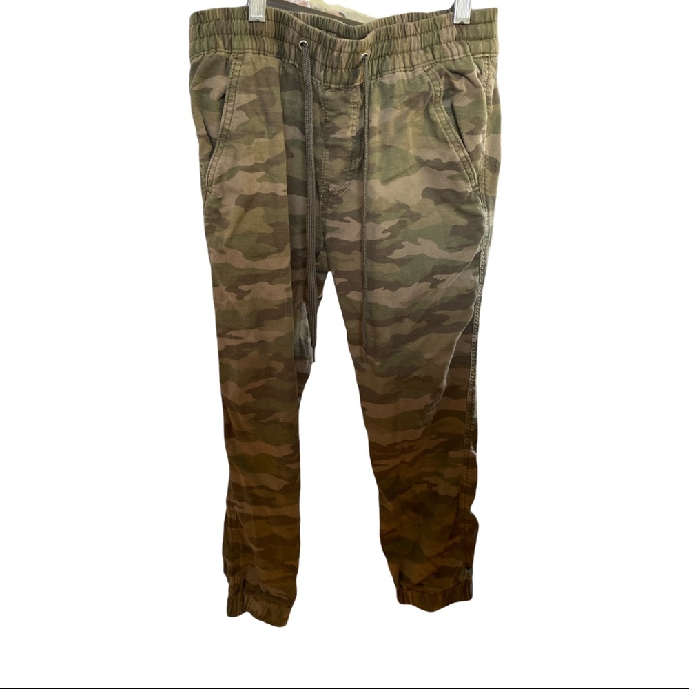 Levi’s Women’s Cropped pants XS